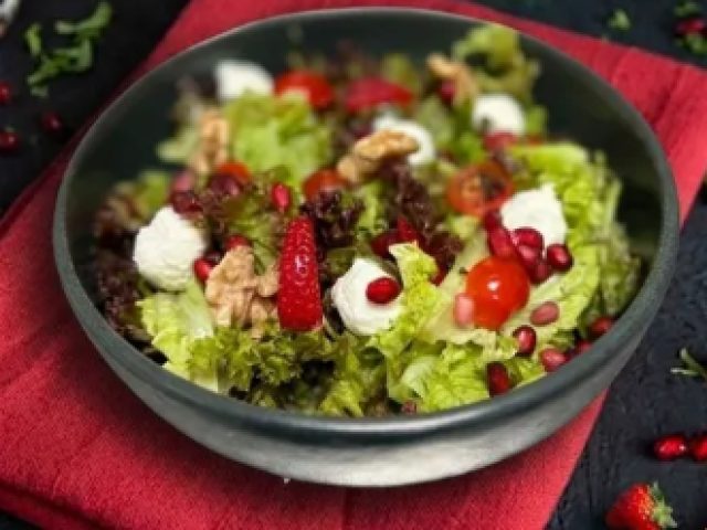 سلطة جبنة فيتا